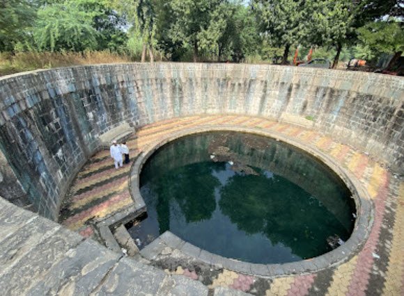 Khazana Well, Beed, Maharashtra - Vushii.com